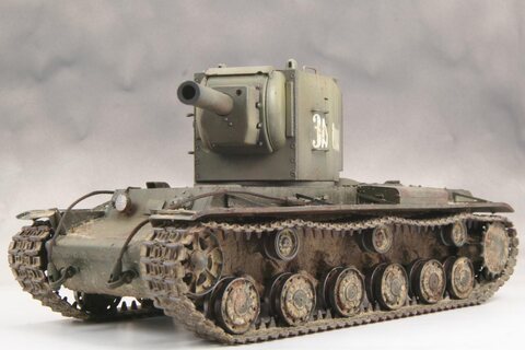트럼페터 1/35 KV-2