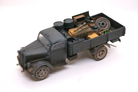 Opel Blitz (1/35, Tamiya)