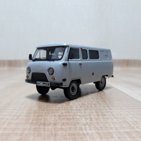 1/35 UAZ 3909 (아카데미과학)