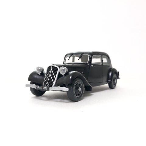 1/35 Citroen Traction 11CV (Tamiya)