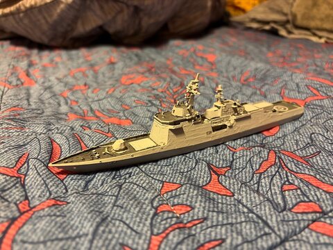 1/700 조선인민군 유도탄 구축함 최현