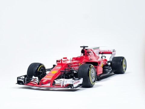 [Tamiya] Scuderia Ferrari SF70H 70th