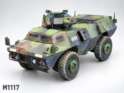 M1117 올립니다(트럼페터 35스케일)