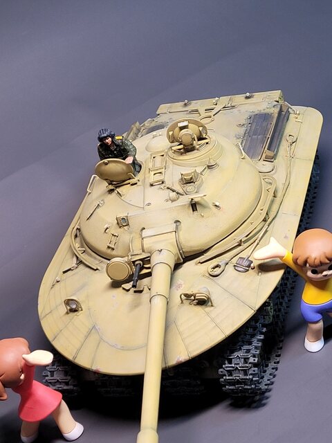 기괴하고 괴랄하게 생긴 가오리탱크(Object 279) 완성했습니다