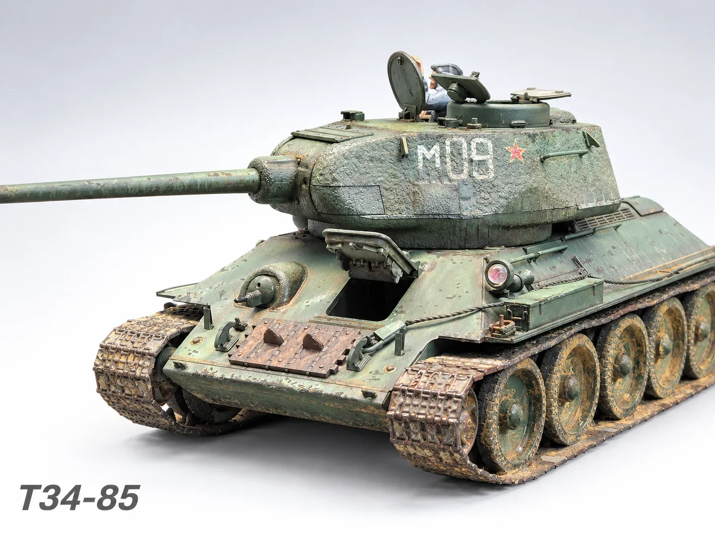 T34-85 올립니다(아카데미 35스케일)