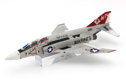 Academy 1:72 F-4J