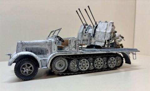 GERMAN 8ton SEMI TRACK - 20mm FLAK Sd.kfz7/1 (Tamiya)