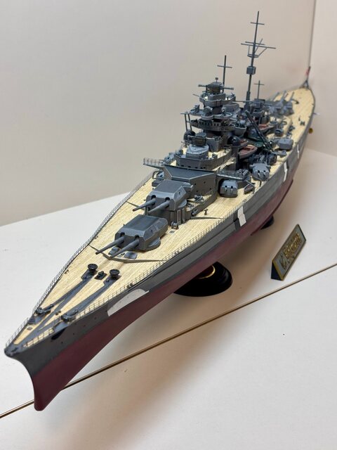 1/350 비스마르크 전함 by Academy