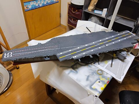 타미야 1/350 엔터프라이즈 갑판 작업 중