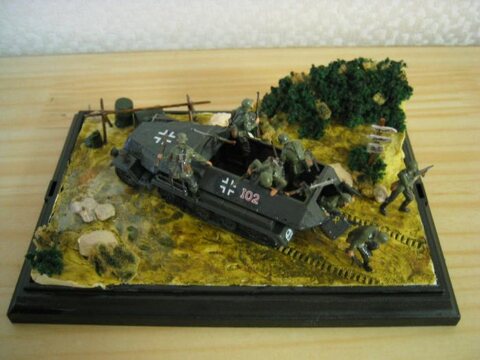 첫작품 1/72 Sd.Kfz 251 & German Infantry