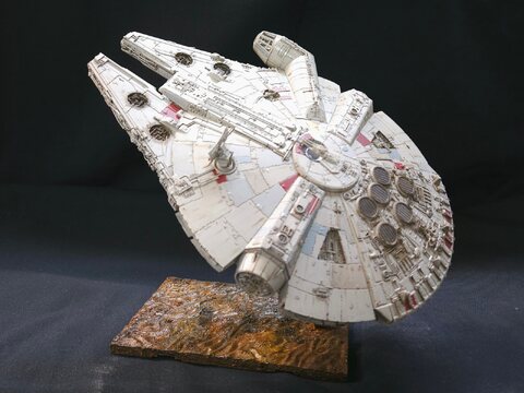 1/144  Star  Wars  Millennium  Falcon