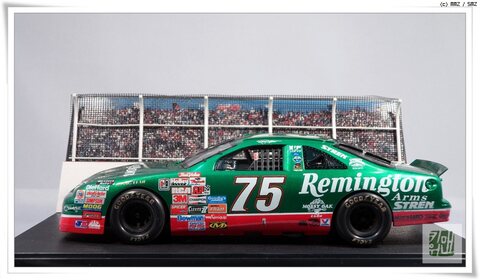 [REVELL] 1/24 1997 NASCAR FORD THUNERBIRD REMINGTON 75