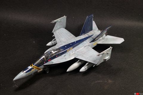 아카데미 슈퍼호넷 VFA-213