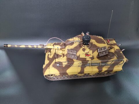 Tamiya 1/16 King-Tiger 전차 완성