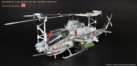ACADEMY 1/35 USMC AH-1Z "Shark Mouth"
