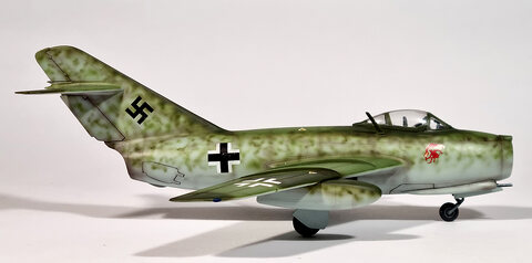 Mig-15 (1/48 Monogram)