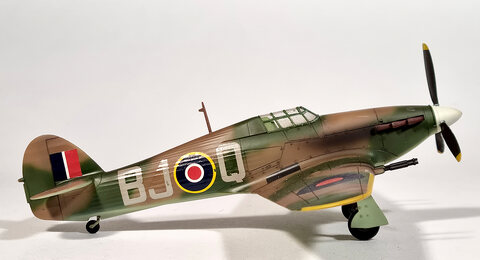 Hawker Hurricane Mk.II (1/48 Idea)