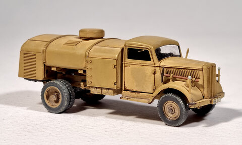 Opel fuel truck (1/72 Academy)