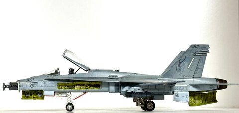 1/72 F/A-18C (Academy)