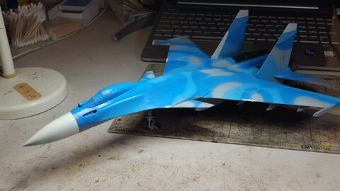 Su-33 (Kinetic, 1/48) 제작중입니다.^^