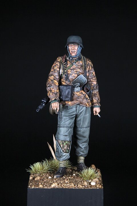 Ambush at Poteau MG42 Gunner KG Hansen 1/16
