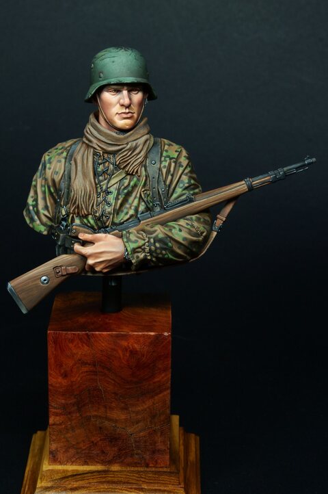 Young German Infantryman WWII (YOUNG miniatures 1/10)