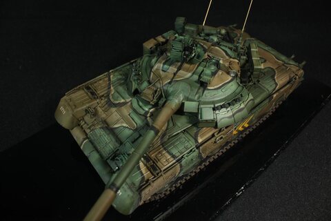1/35 T-80U Commander