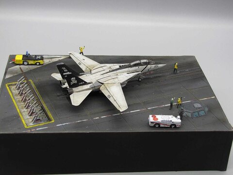 Ready to take off (1/144 carrier deck), F-14A