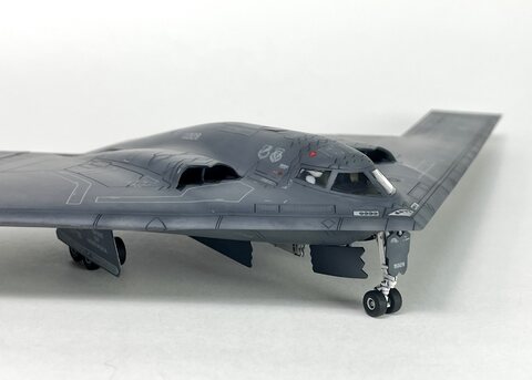 Academy 1/144 USAF B-2A "Stealth Bomber"