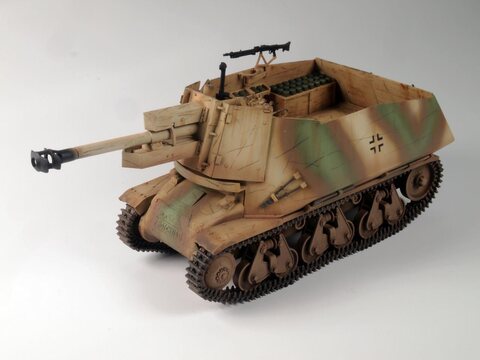 German39(H)10.5cmLeFH18(Sf)aufGeschutzwagen (TRUMPETER)