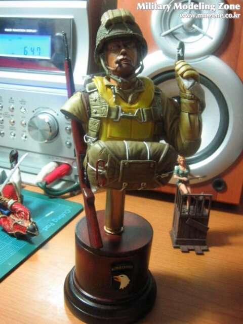 US Paratrooper "Screaming Eagle"