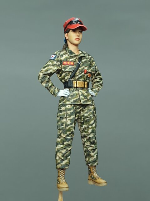 1/35 여성 해병대 완성하였습니다.