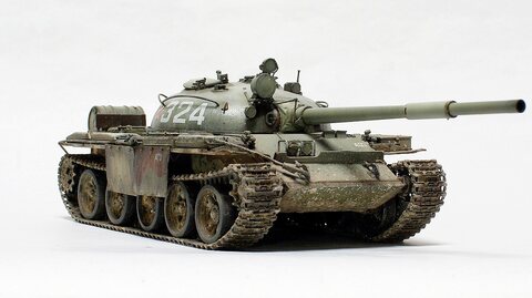 Soviet Army T-62 1/35 (즈베즈다) 아카데미