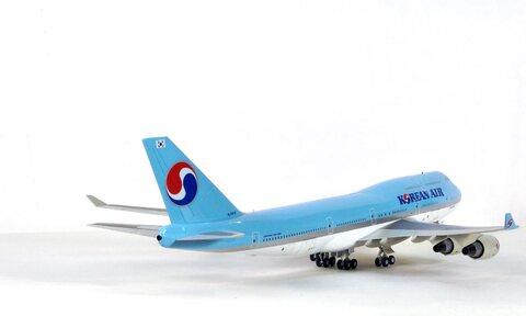KOREAN AIR B747-400 (HL7402)