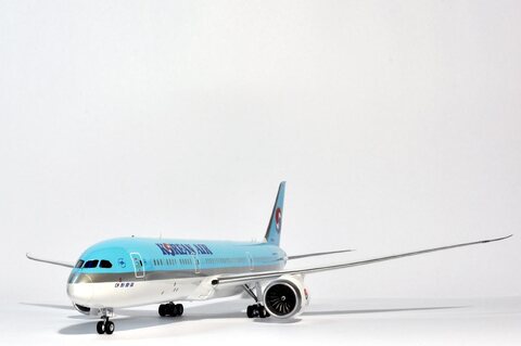 Korean Air B787-9 Dreamliner(HL8081) 1/144 Zvezda