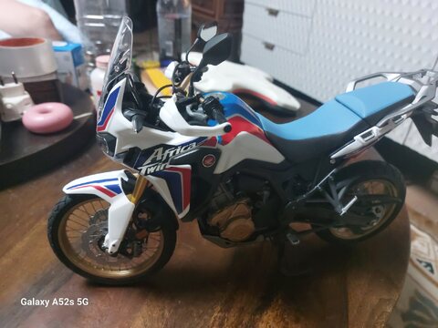 1/6 Tamiya  Africa Twin Honda CRF 1000L