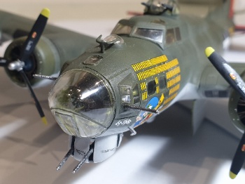 1/72 B-17 G  아카데미과학