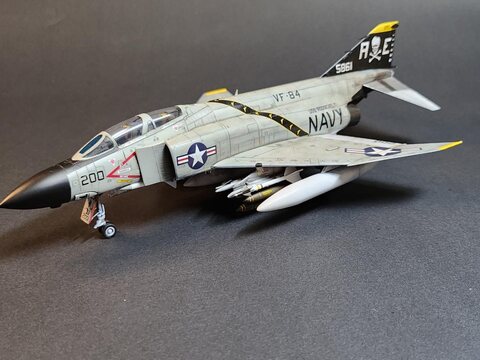 아카데미 1/72 usn F-4j Jolly Rogers